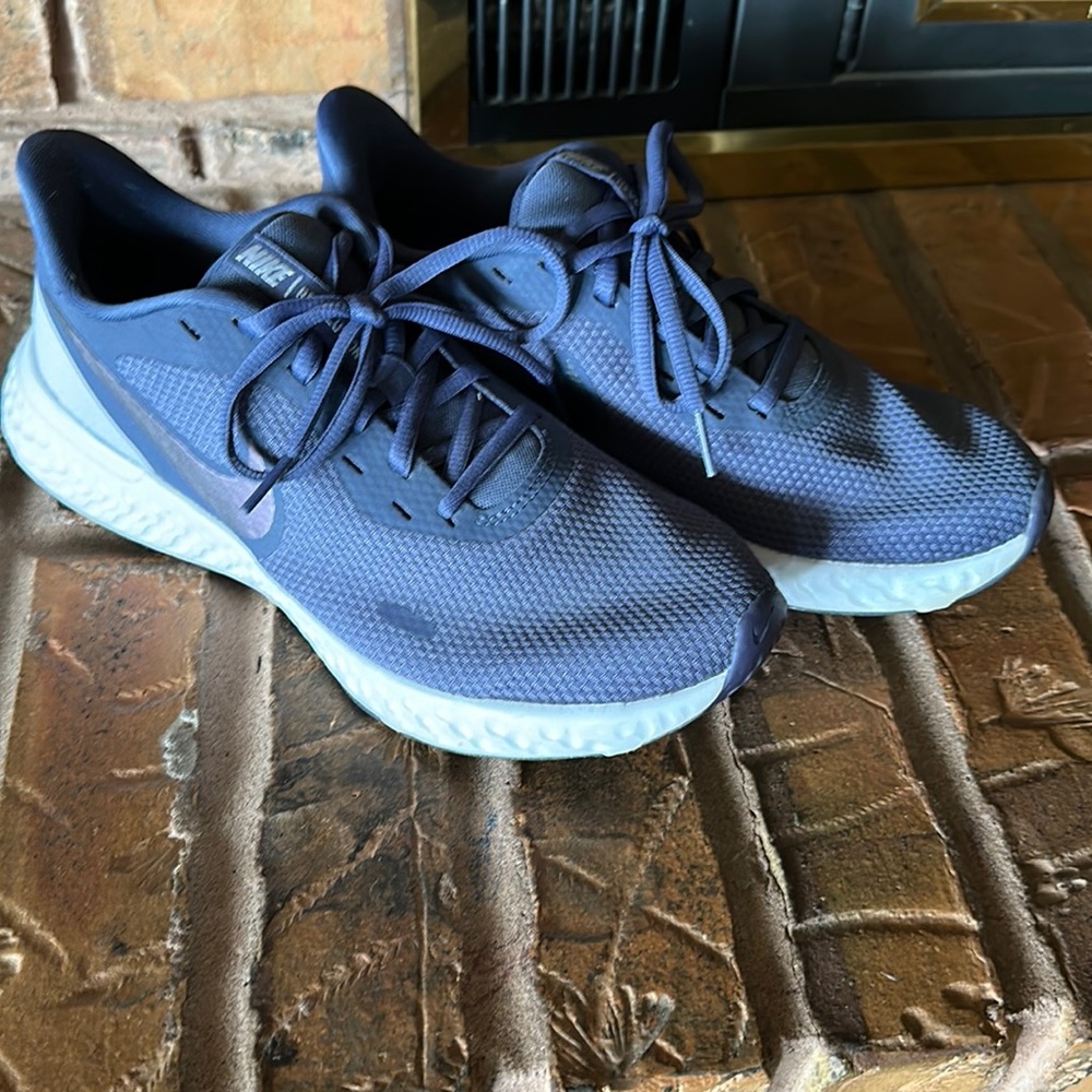 Women’s Nike Tennis Shoes